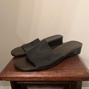 Y2K Vintage Unisa Black Leather Wedge Slide Sandals